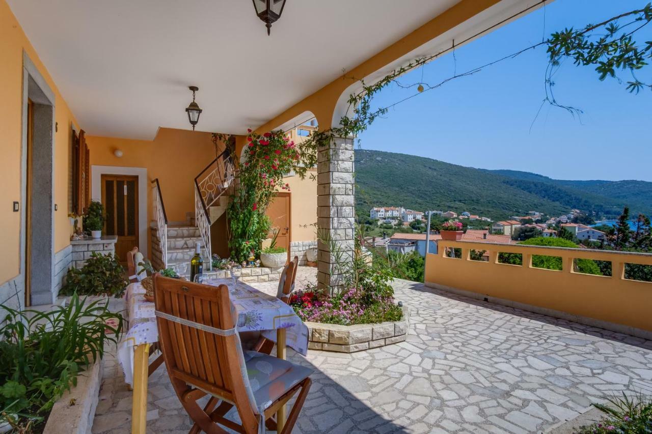 Apartmani Zorica Martinšćica Exterior foto