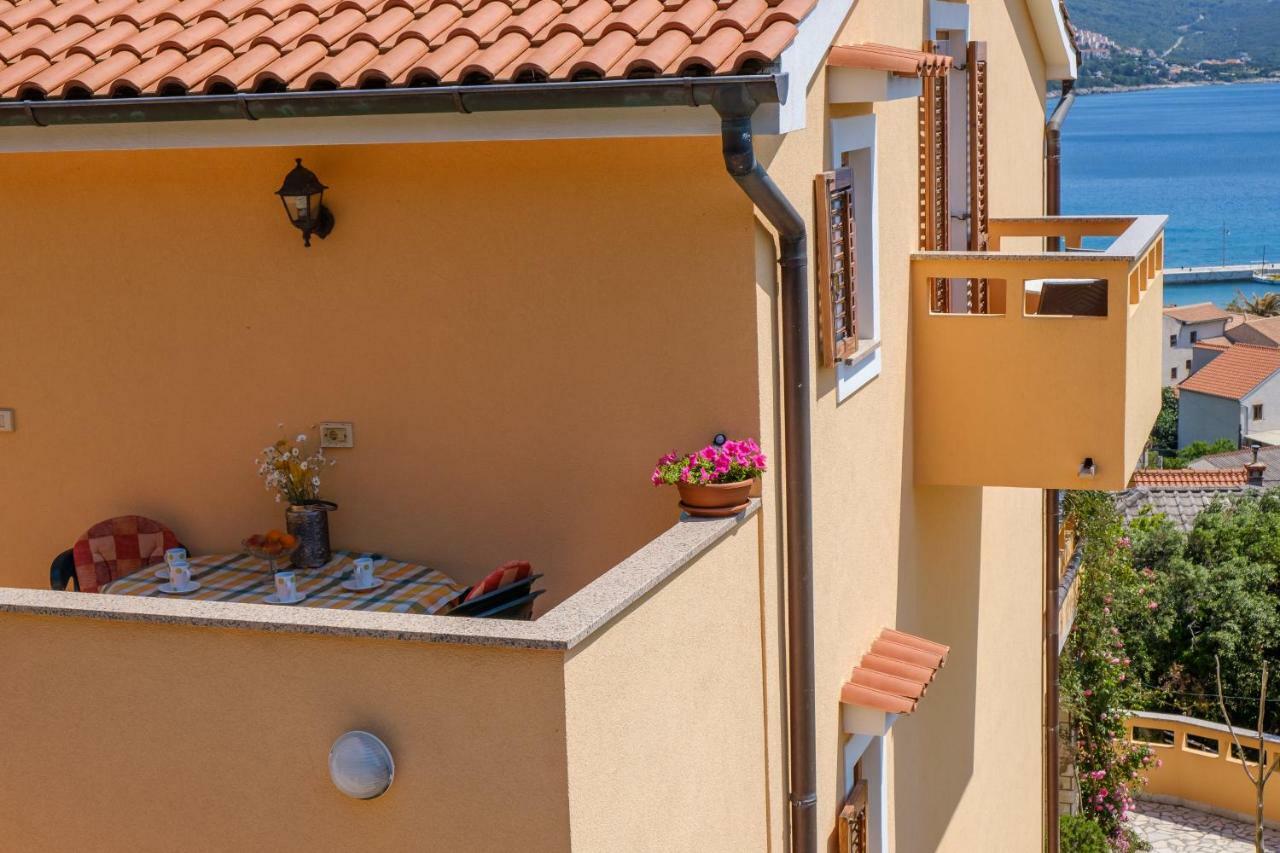 Apartmani Zorica Martinšćica Exterior foto