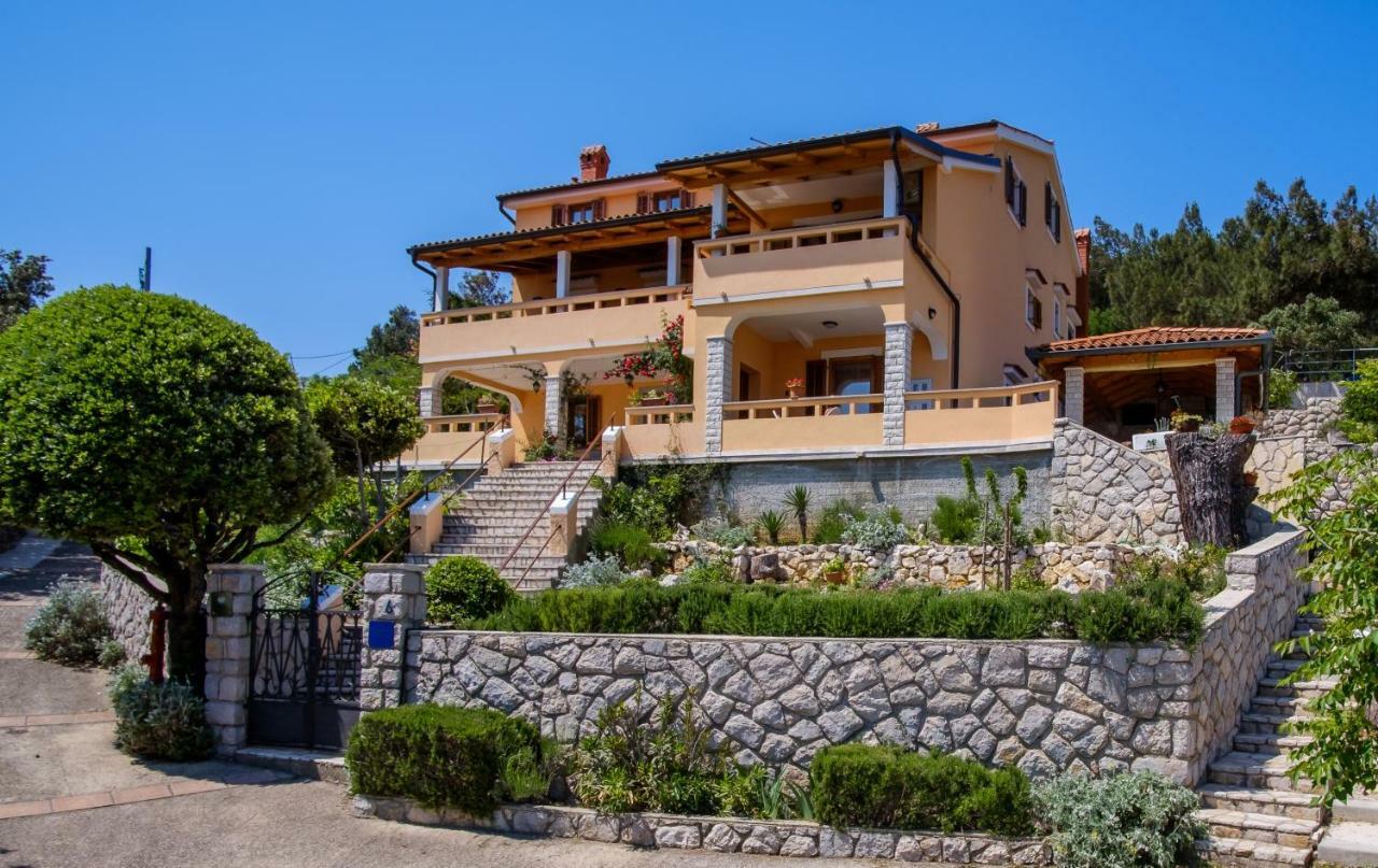 Apartmani Zorica Martinšćica Exterior foto