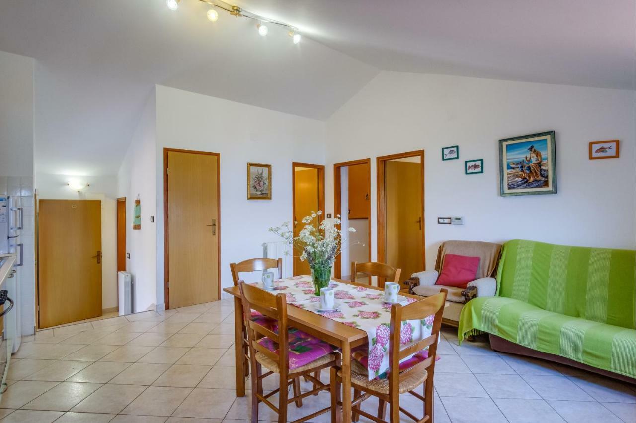 Apartmani Zorica Martinšćica Exterior foto