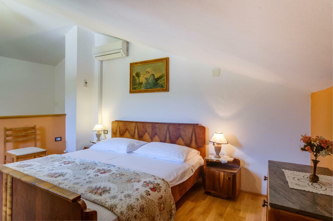 Apartmani Zorica Martinšćica Exterior foto